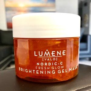 Natural gel mask for brightening and glowing skin